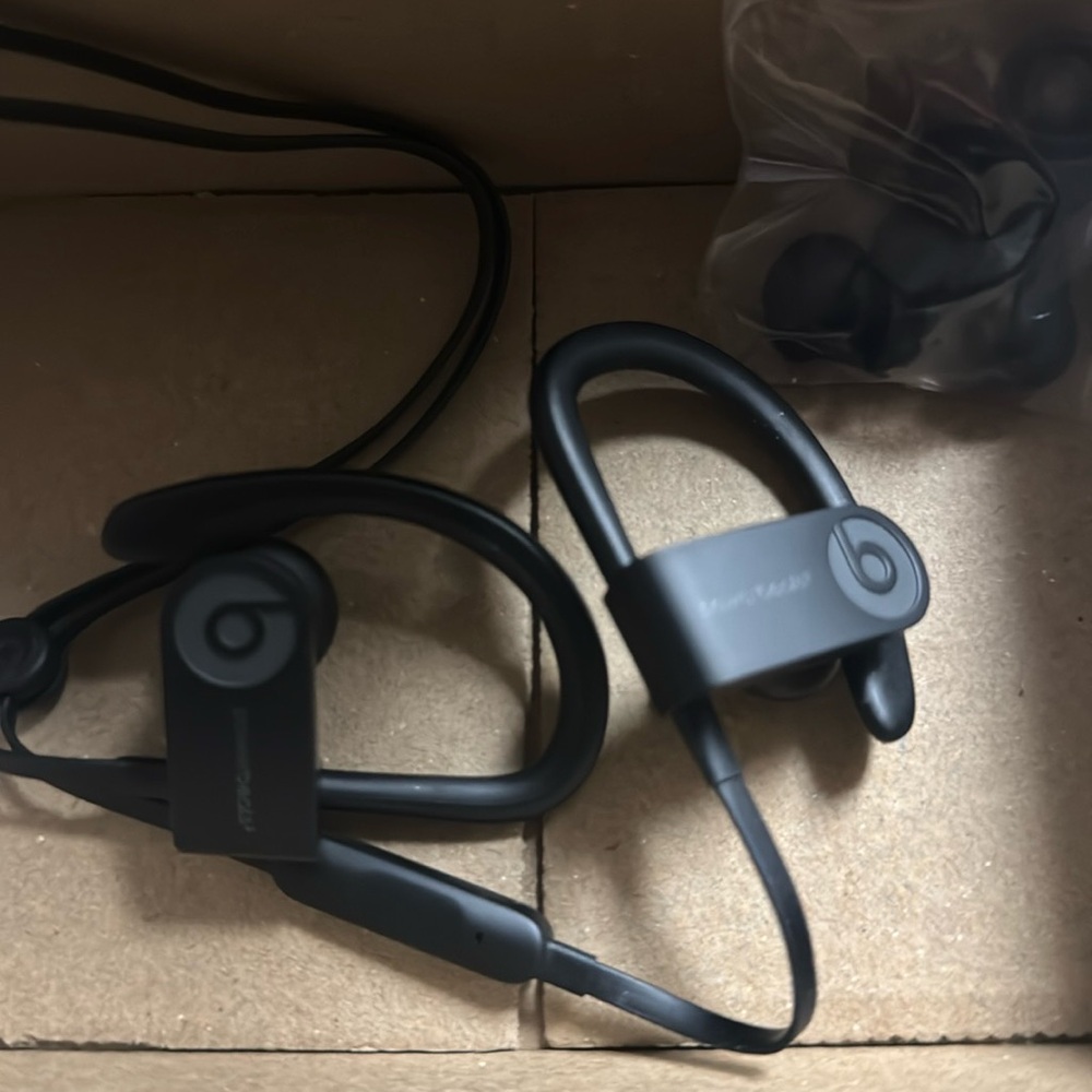 Wireless headphones Beats